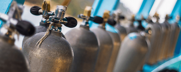 Газовые баллоны на Площади Ильича